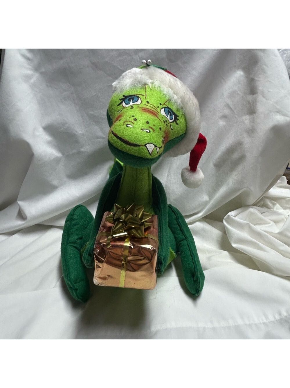 Annalee Dolls 12" Christmas Dinosaur Green With Gift 2006